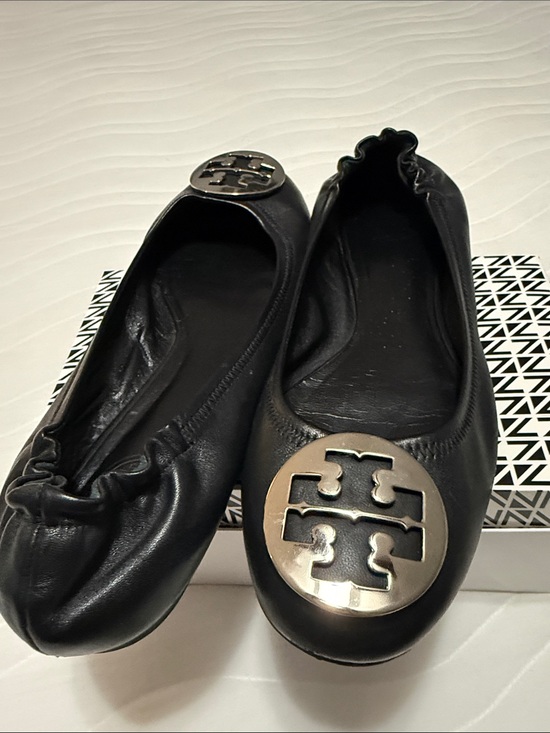 Tory Burch Shoes - Tory Burch Black Leather Logo Ballet Flats Size 9.5